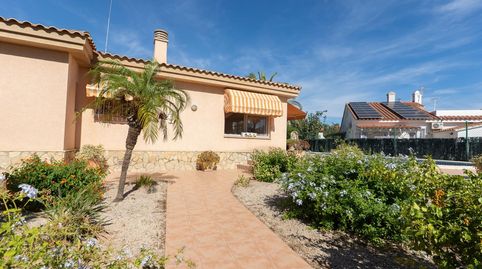 Casa en Riumar con parcela de 600 m2, piscina, garaje, jardín y parking para dos coches, imagen 2