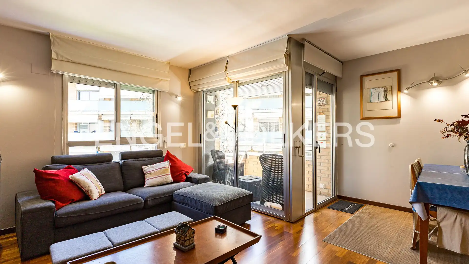 Außenansicht von Wohnung zum Verkauf in Sant Cugat del Vallès mit Klimaanlage, Heizung und Privatgarten