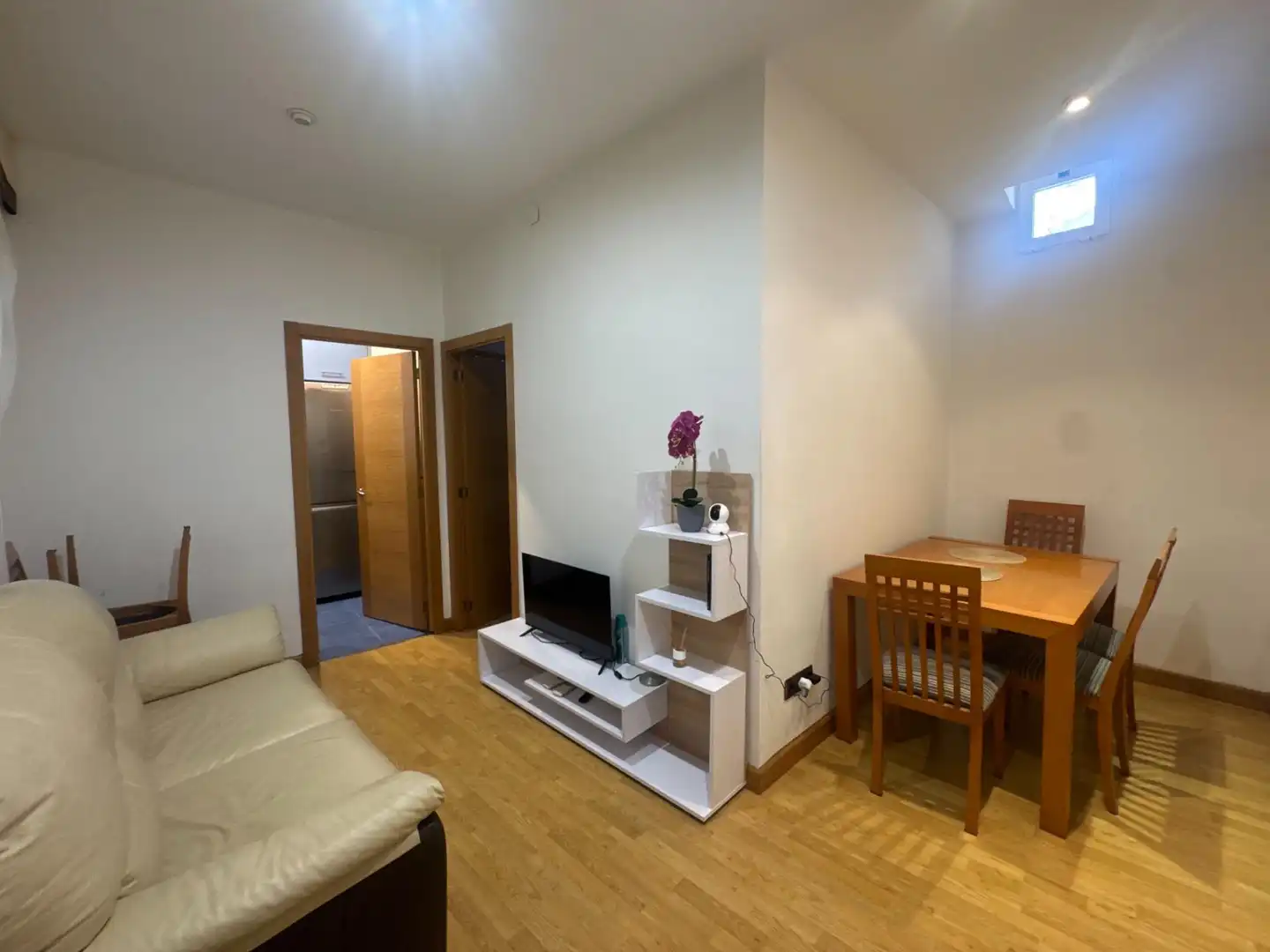 Flat for rent in  Madrid Capital  with Air Conditioner, Heating and Furnished