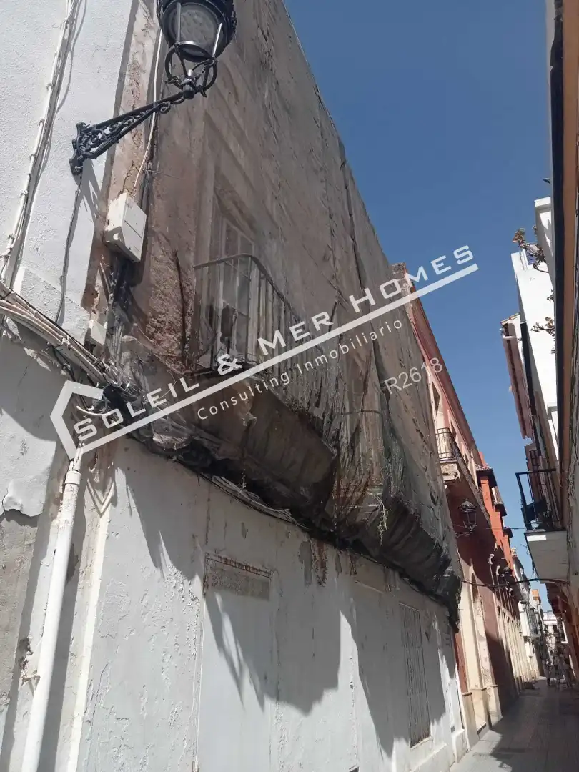 Casa amb terrassa en venda a Calle Ricardo Alcón
