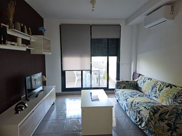 Appartamento con piscina in affitto a Avenida Mediterrani 12