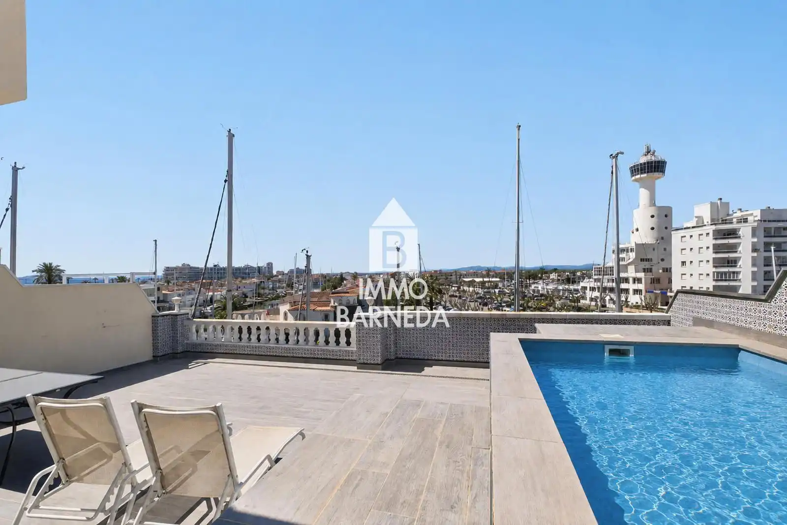 Piso con piscina en venta en CAVALL DE MAR 42