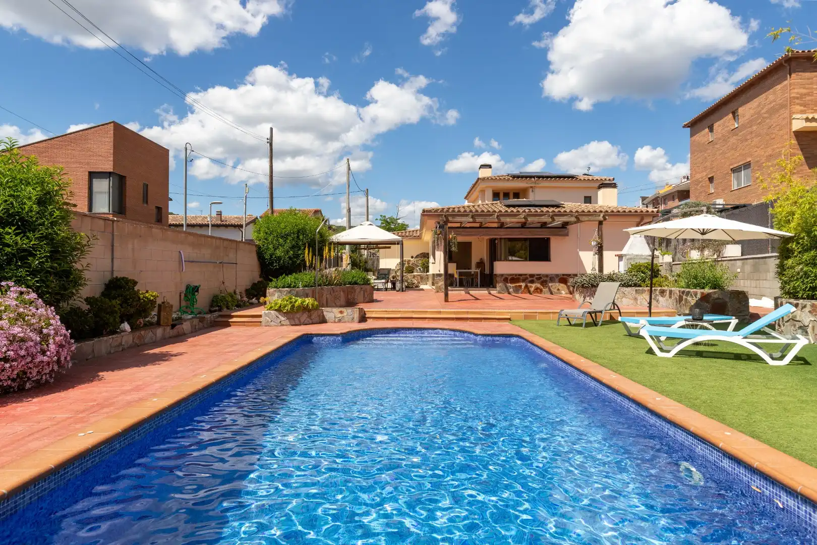 Swimming pool of Houses for sale in Viladecavalls  with Air Conditioner, Heating and Private garden
