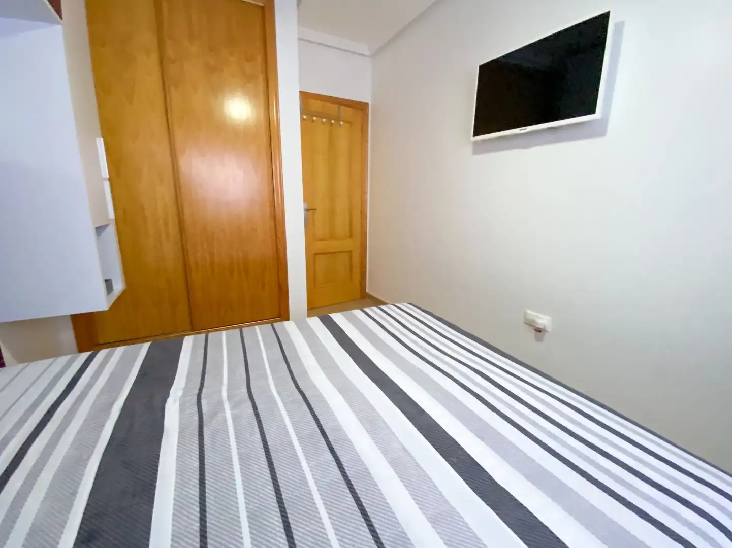Habitación de Apartamento de alquiler en Orihuela con Aire acondicionado, Calefacción y Terraza