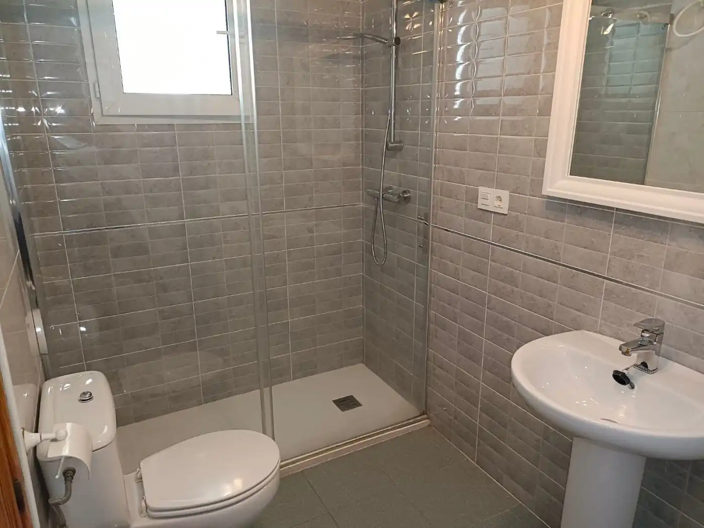 Flat for rent in Avenida CADIZ, Barrio de Zaidín