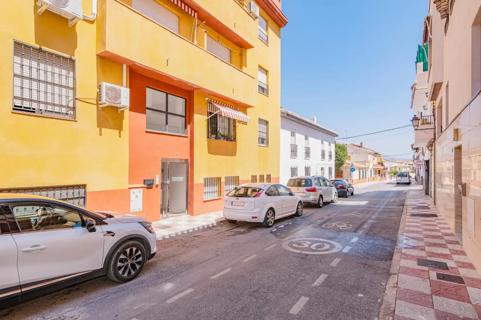 Exterior view of Flat for sale in La Zubia  with Air Conditioner