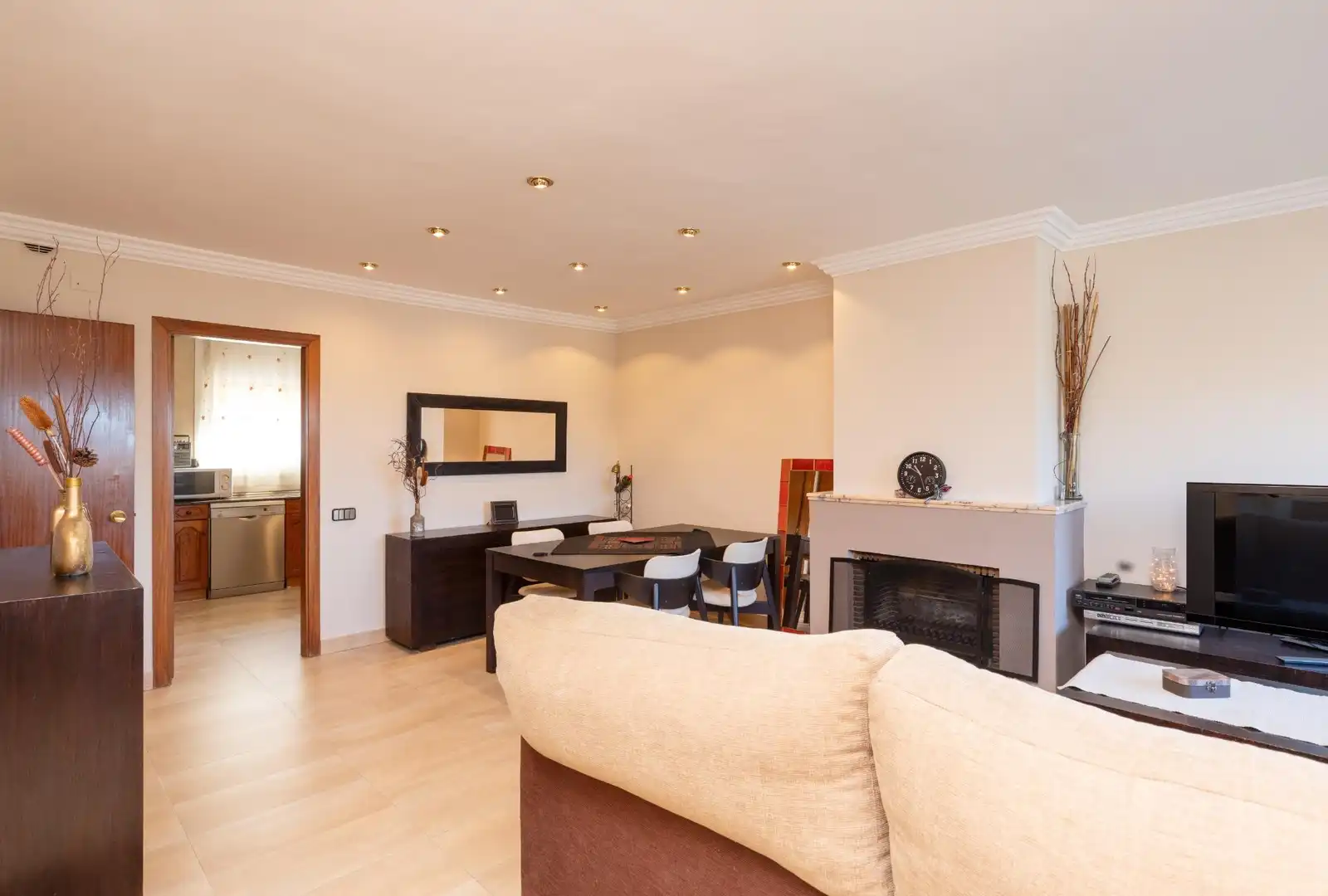 Wohnzimmer von Einfamilien-Reihenhaus zum Verkauf in Santa Perpètua de Mogoda mit Klimaanlage, Heizung und Abstellraum