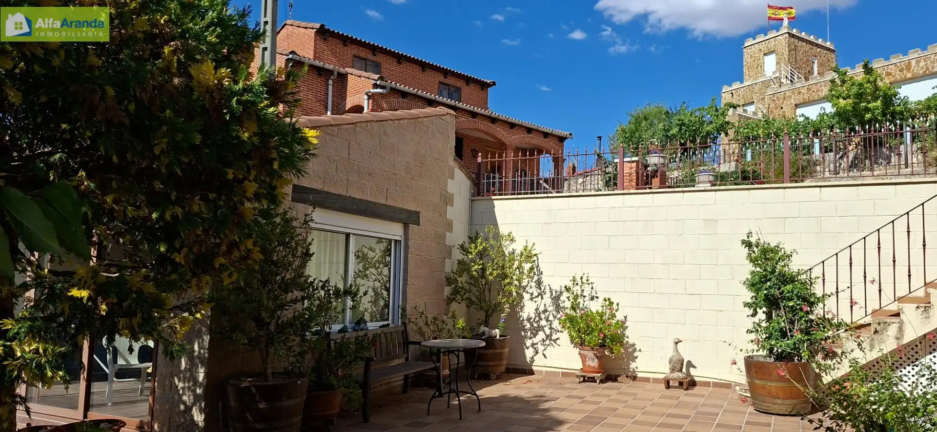 Terrassa de Casa o xalet en venda en Fuentenebro amb Calefacció, Jardí privat i Traster
