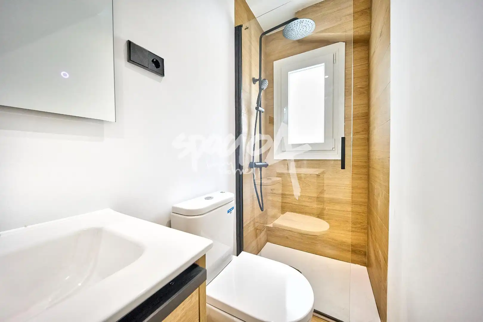 Badezimmer von Erdgeschoss zur Miete in Madrid mit Heizung und Alarm