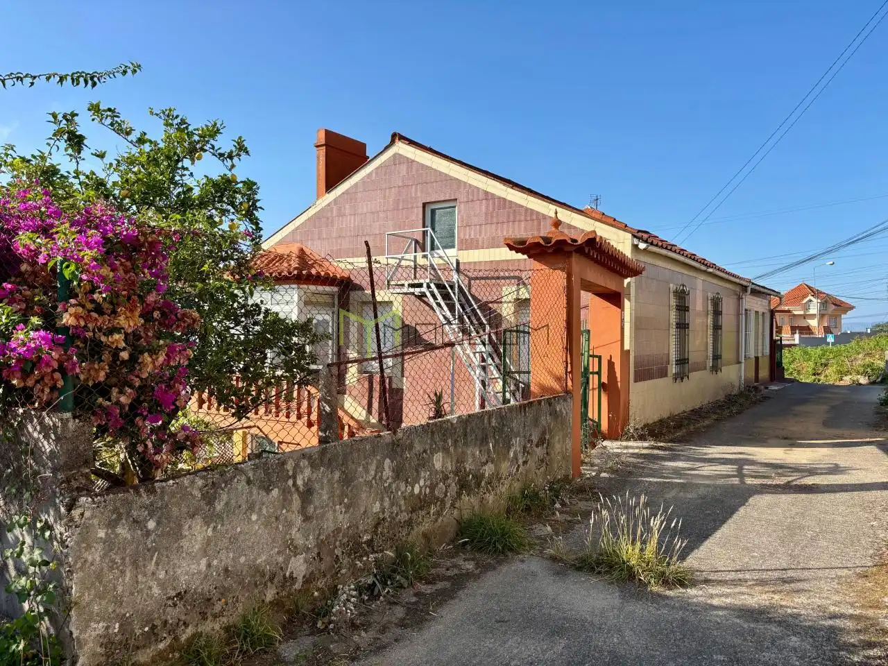 Außenansicht von Haus oder Chalet zum Verkauf in Vigo  mit Heizung, Privatgarten und Terrasse
