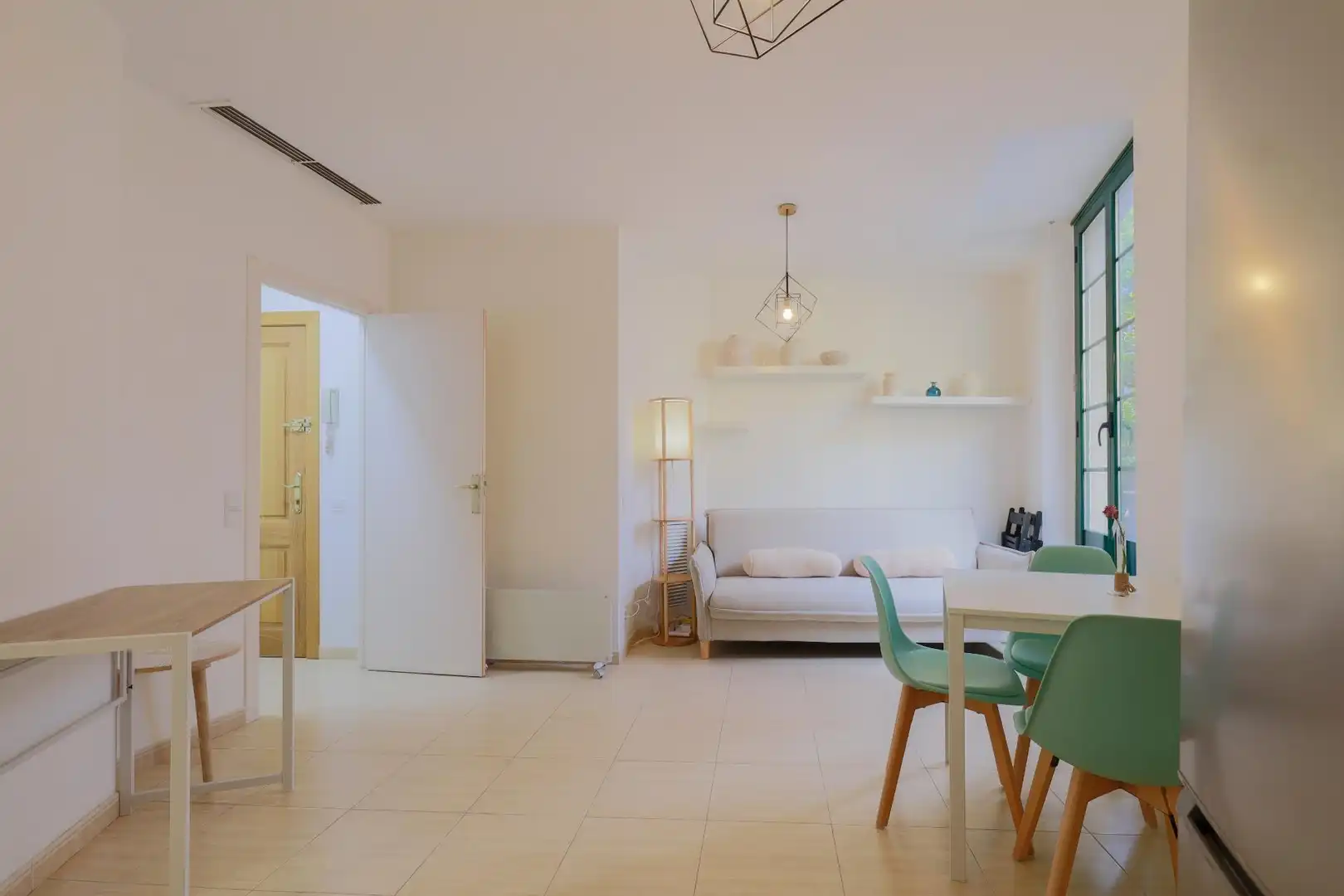 Flat with terrace to rent in Ciutat Vella
