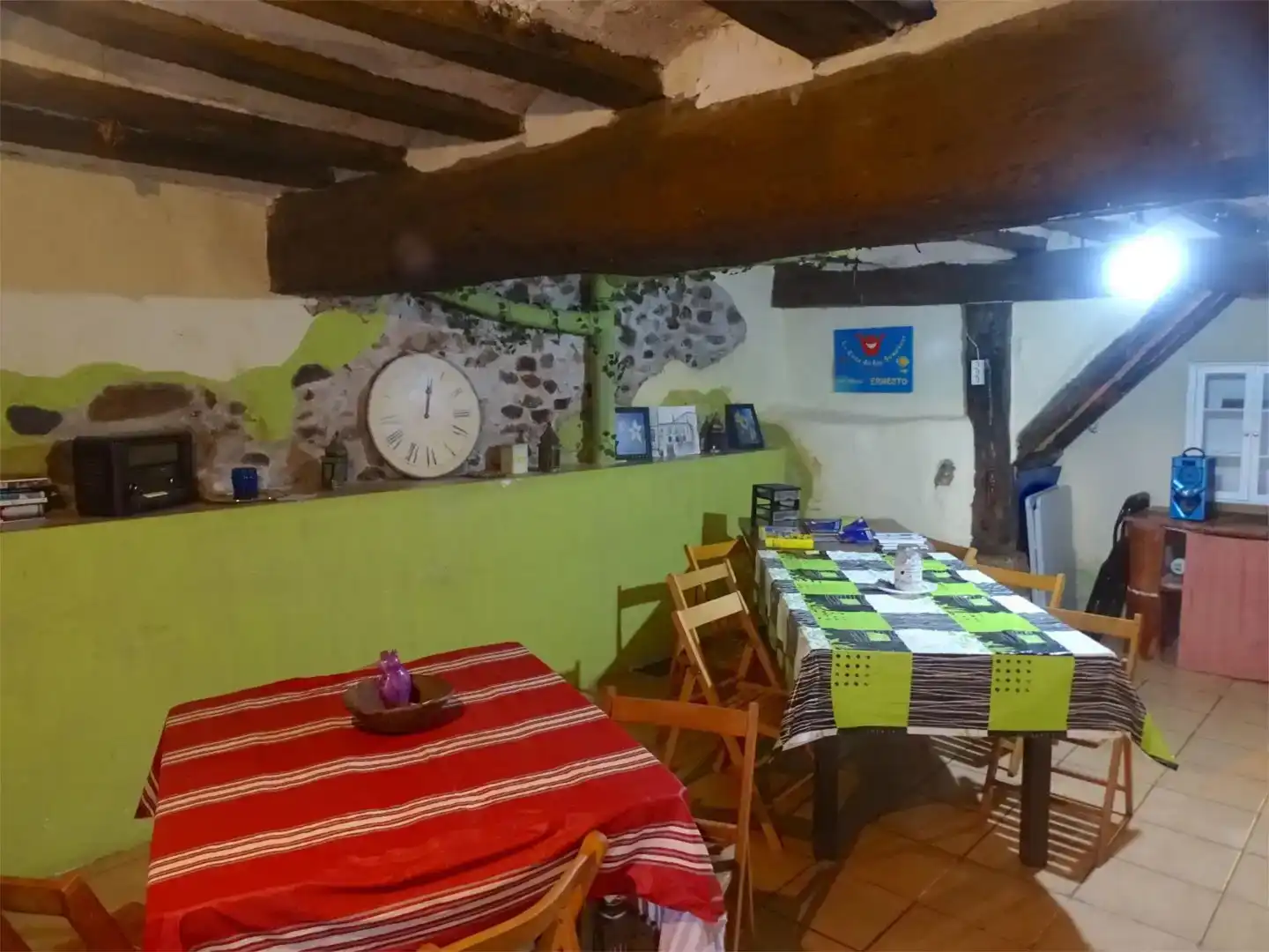 Menjador de Casa adosada en venda en Grañón amb Jardí privat, Traster i Moblat