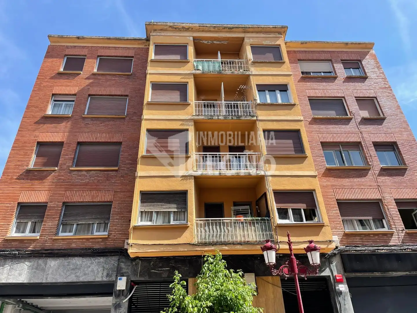 Vista exterior de Pis en venda en Haro amb Calefacció, Parquet i Moblat