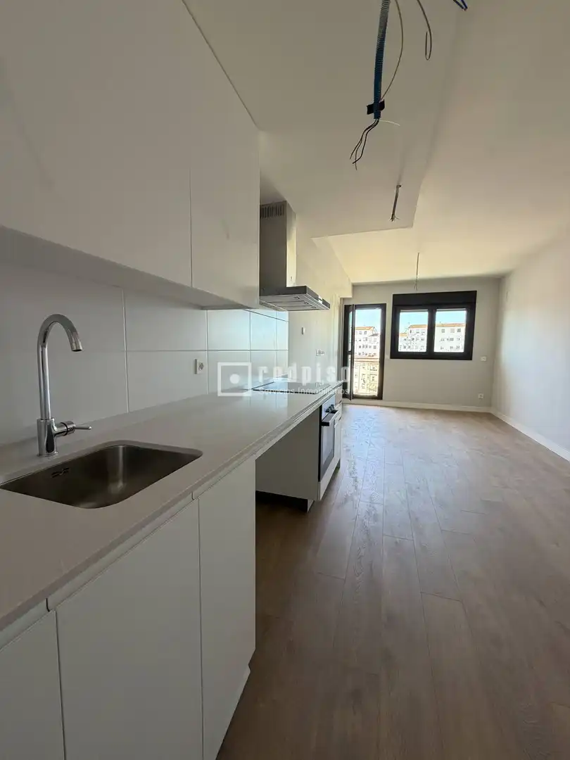 Flat with pool for sale in Carretera de Cádiz, imagen 2