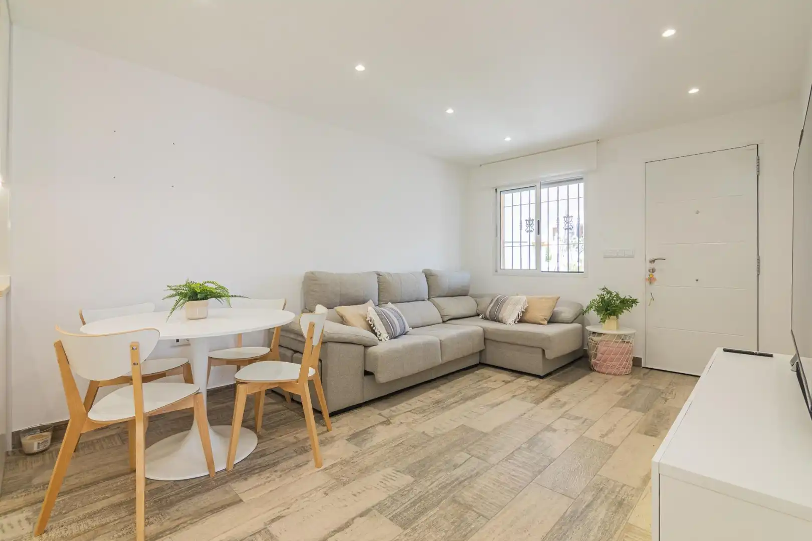 Sala de estar de Casa o chalet en venta en San Fulgencio con Aire acondicionado, Calefacción y Jardín privado