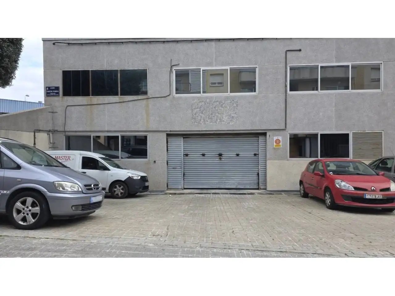 Vista exterior de Oficina de alquiler en Terrassa con Aire acondicionado