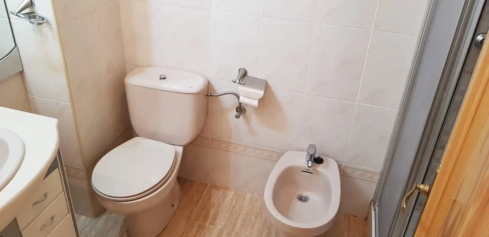 Badezimmer von Wohnungen zur Miete in Albacete mit Heizung, Parkett und Abstellraum