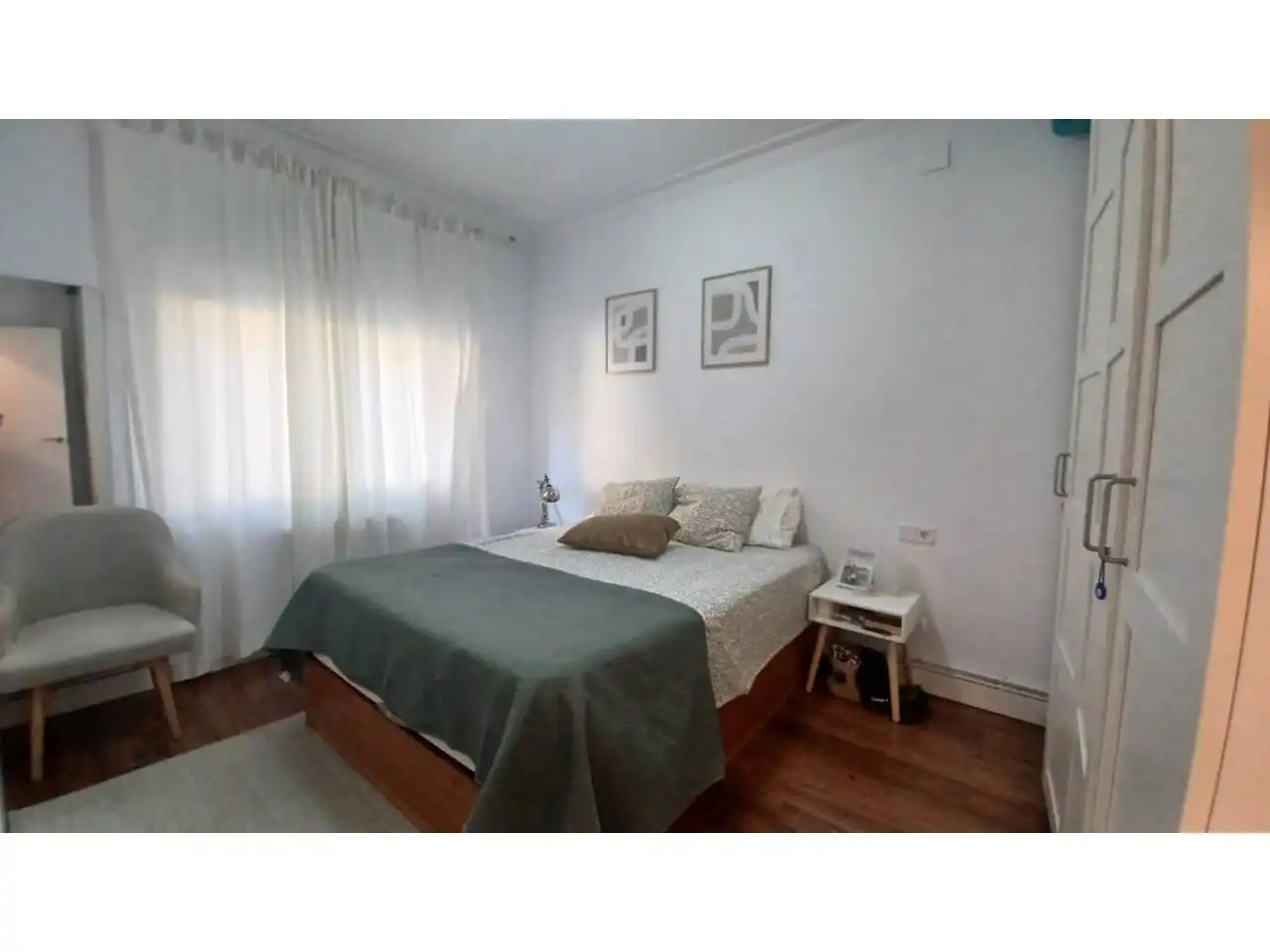 Bedroom of Flat for sale in Barcelona
