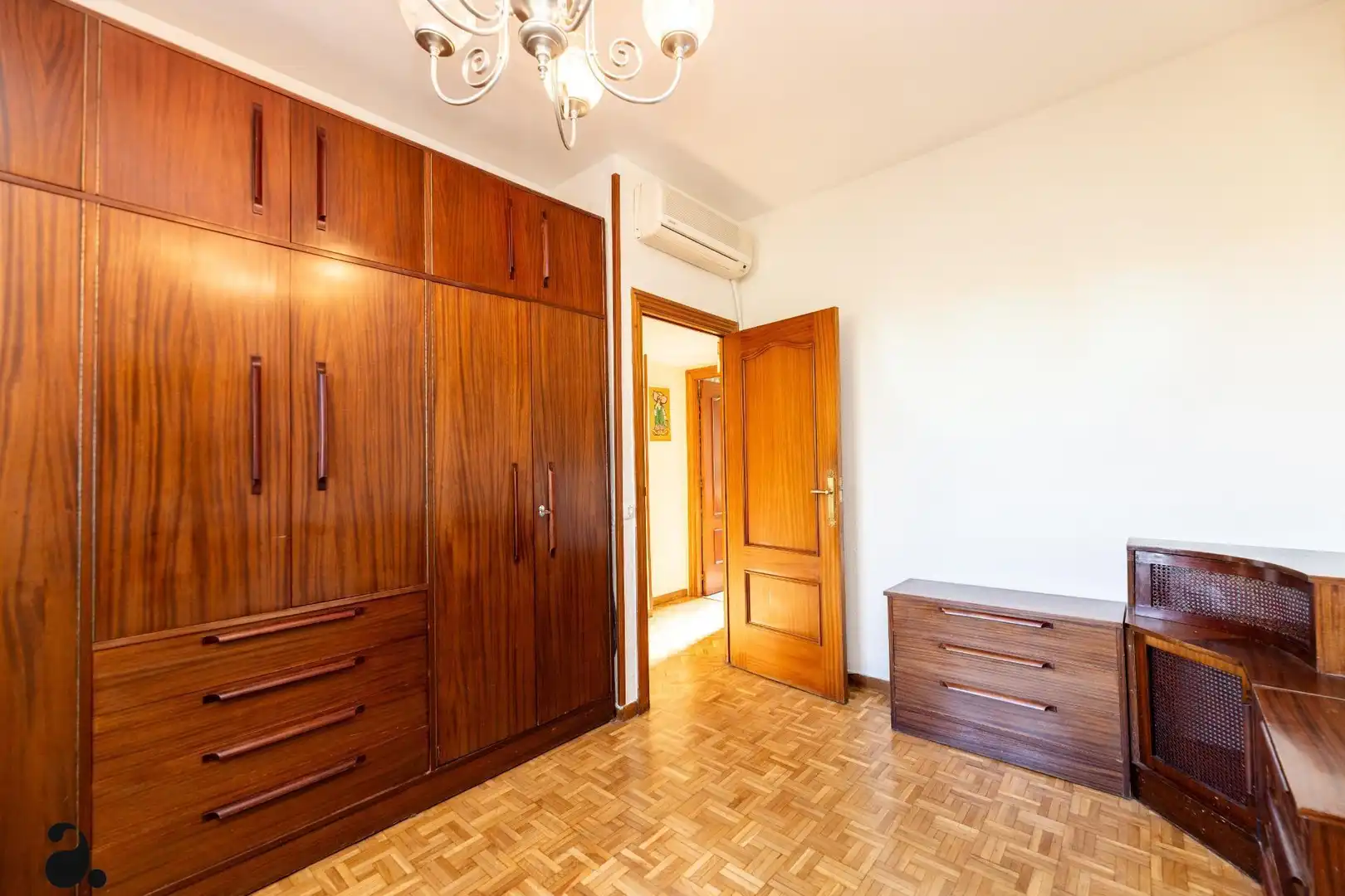 Bedroom of Flat for sale in Madrid  with Air Conditioner, Heating and Parquet flooring