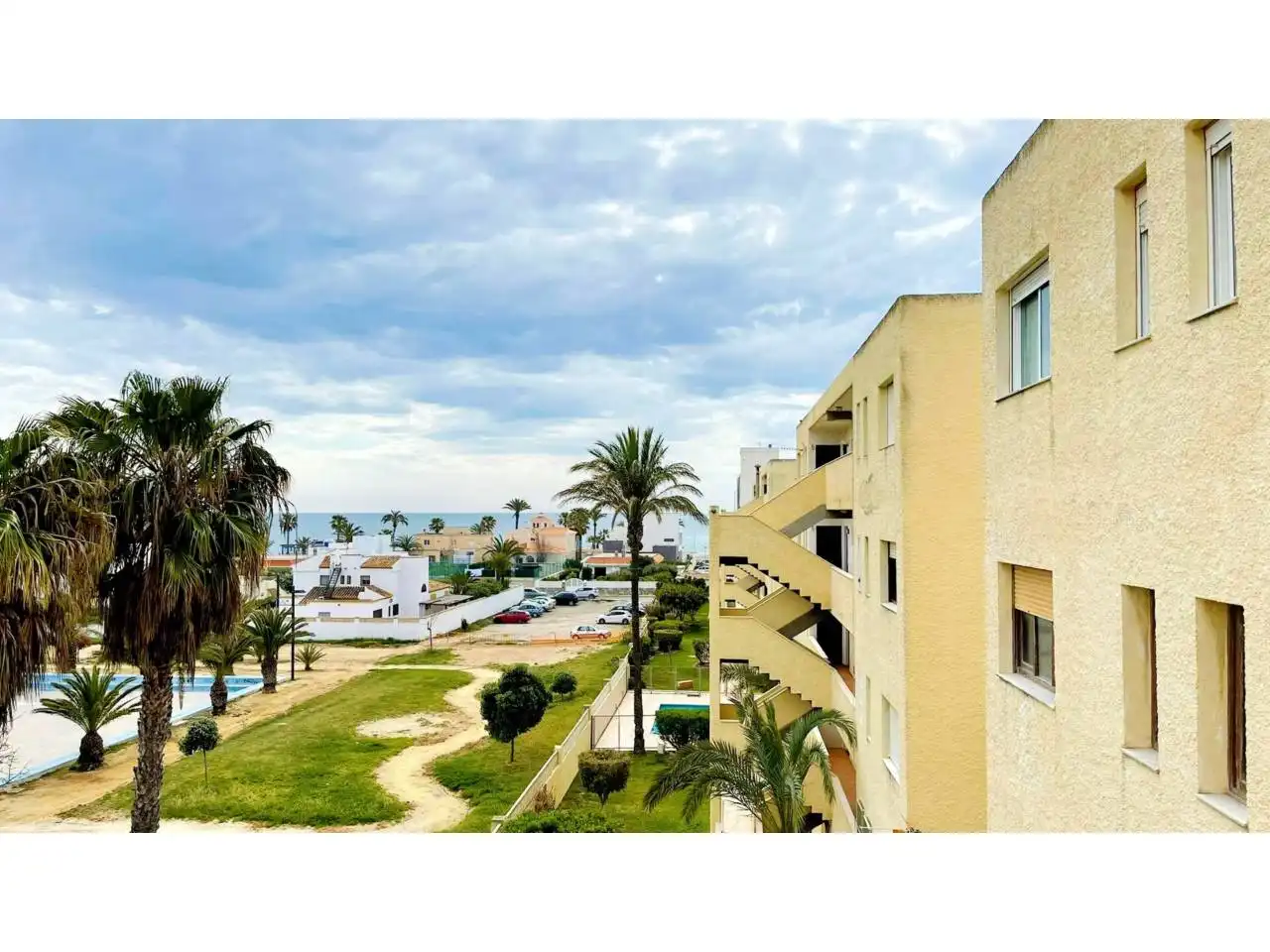 Vista exterior de Piso en venta en Roquetas de Mar con Aire acondicionado, Calefacción y Parquet