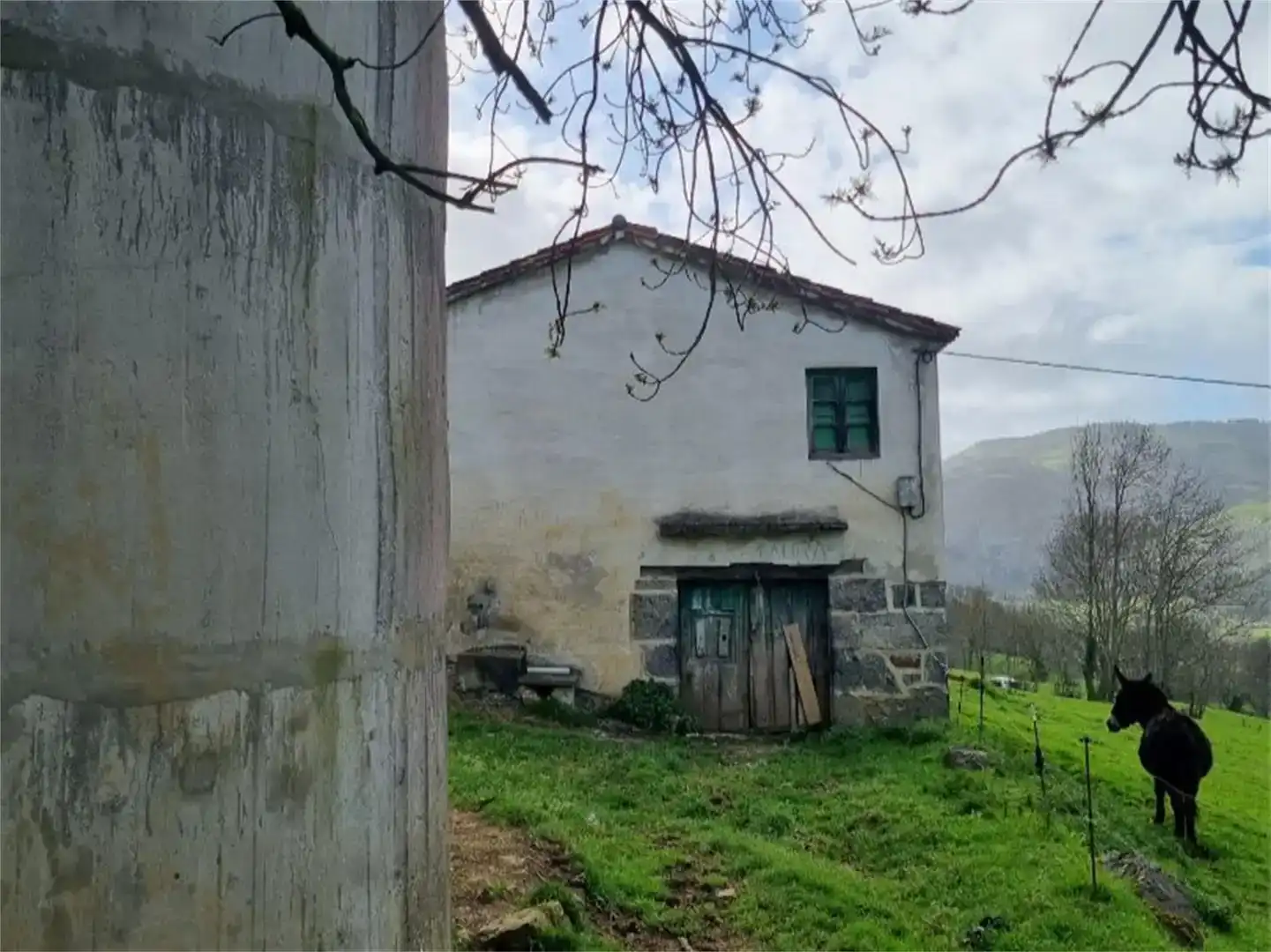Vista exterior de Finca rústica en venda en Ruesga