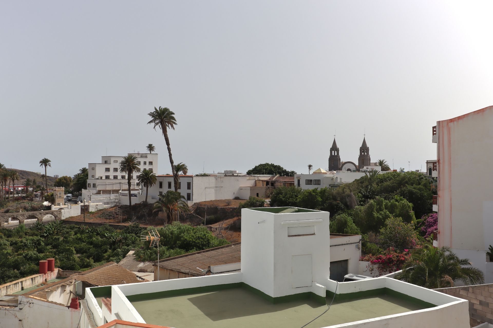 Vista exterior de Casa adosada en venda en Telde amb Terrassa