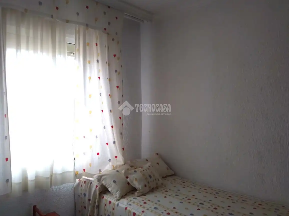 Habitación de Piso en venta en Sevilla con Aire acondicionado, Terraza y Amueblado