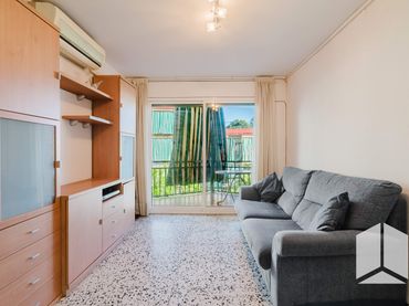 Piso con balcón en venta en Bellamar