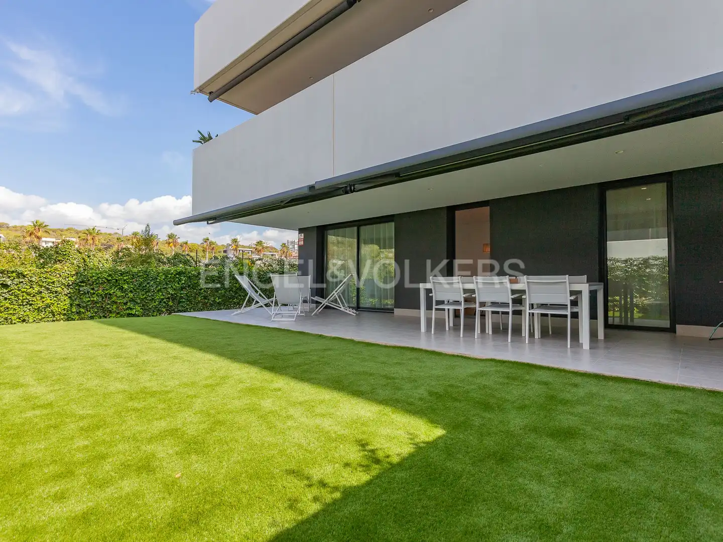 Terrasse von Wohnungen zur Miete in Sitges mit Klimaanlage, Heizung und Privatgarten