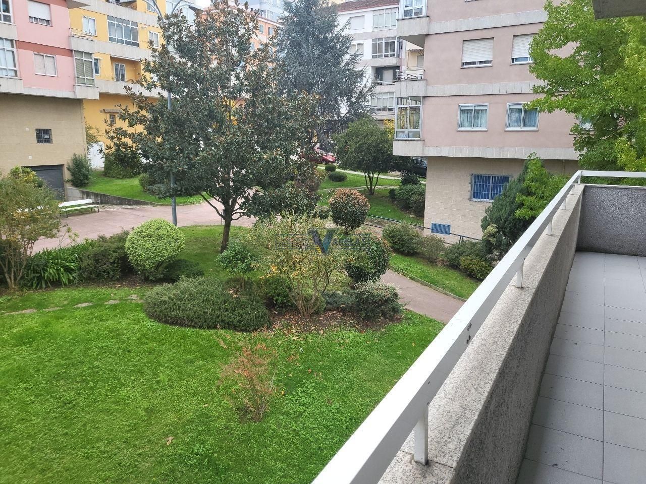 Terrassa de Pis en venda en Ourense Capital  amb Calefacció, Parquet i Terrassa