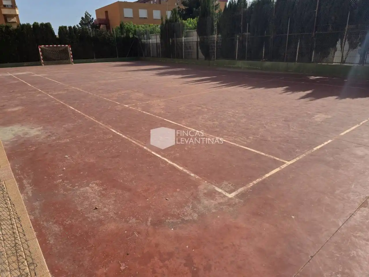 Aparcament de Pis en venda en San Vicente del Raspeig / Sant Vicent del Raspeig amb Moblat, Balcó i Piscina comunitària