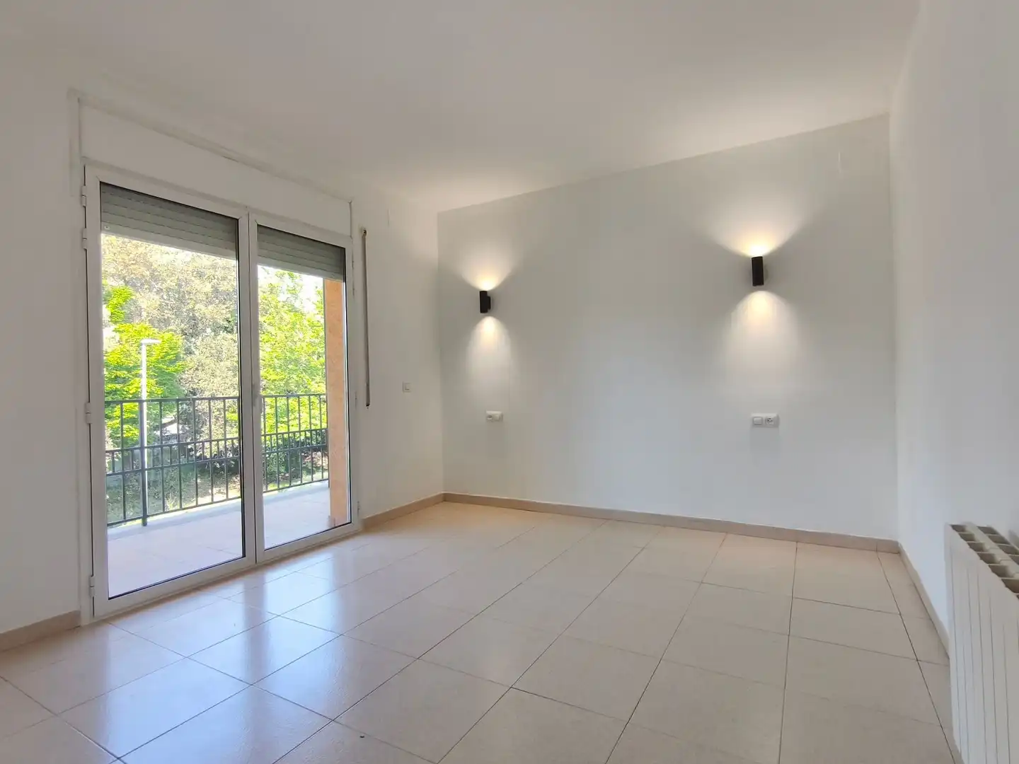 Vista exterior de Casa o xalet de lloguer en Quart amb Calefacció i Jardí privat