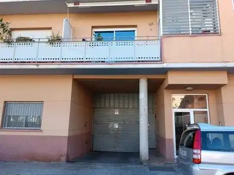 Außenansicht von Garage zur Miete in Cubelles