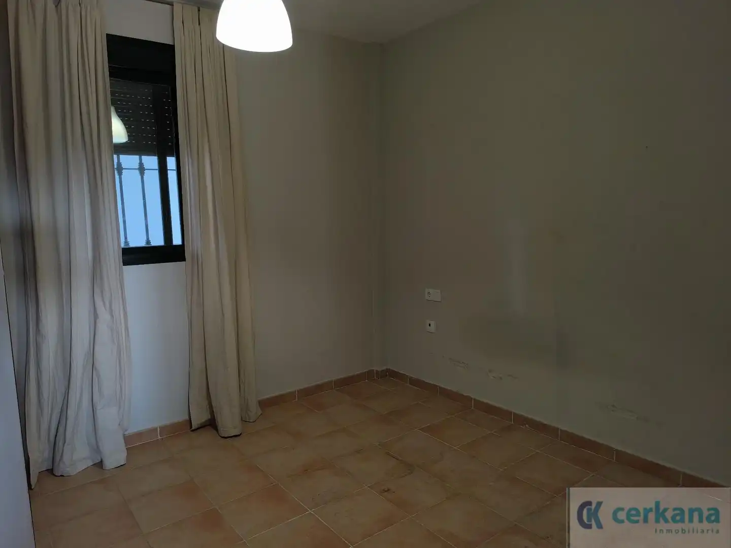 Schlafzimmer von Wohnung zur Miete in Sanlúcar la Mayor mit Terrasse und Abstellraum
