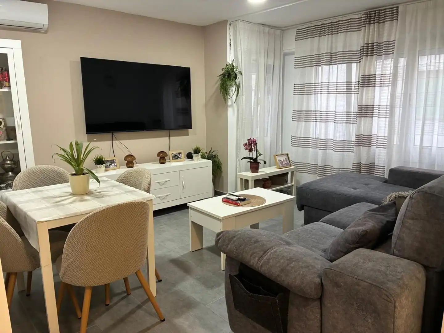 Living room of Apartments for sale in Roses  with Air Conditioner