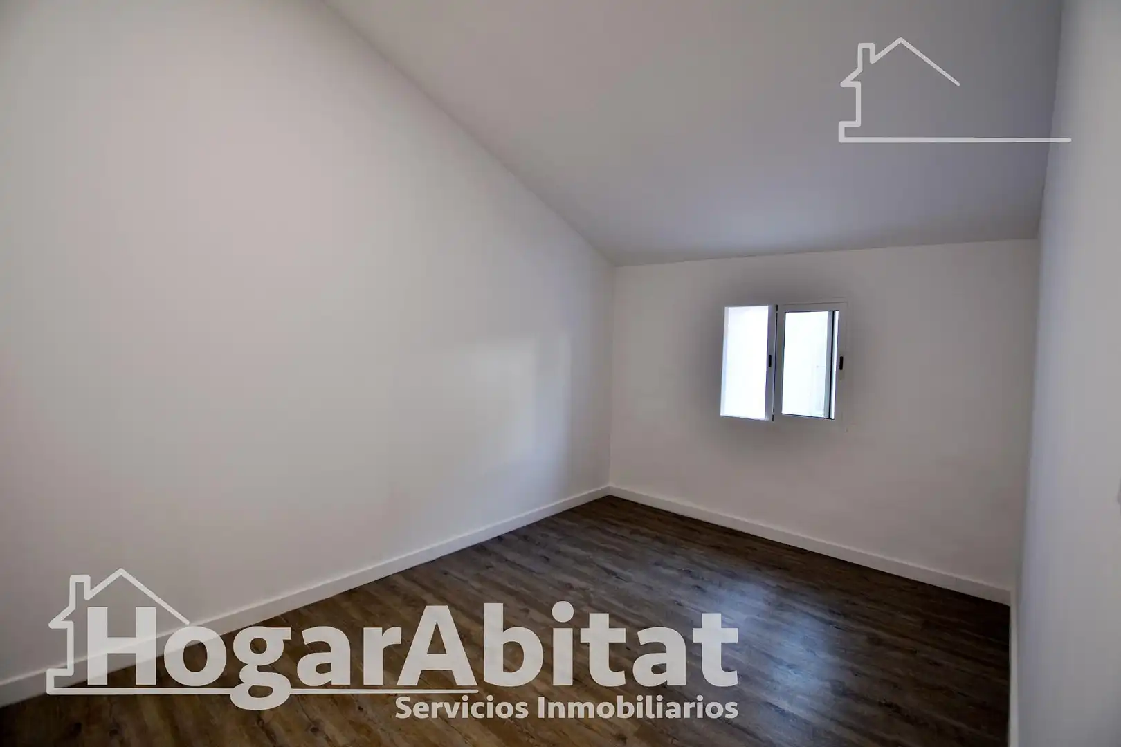 Bedroom of Houses for sale in Tavernes de la Valldigna  with Parquet flooring and Terrace