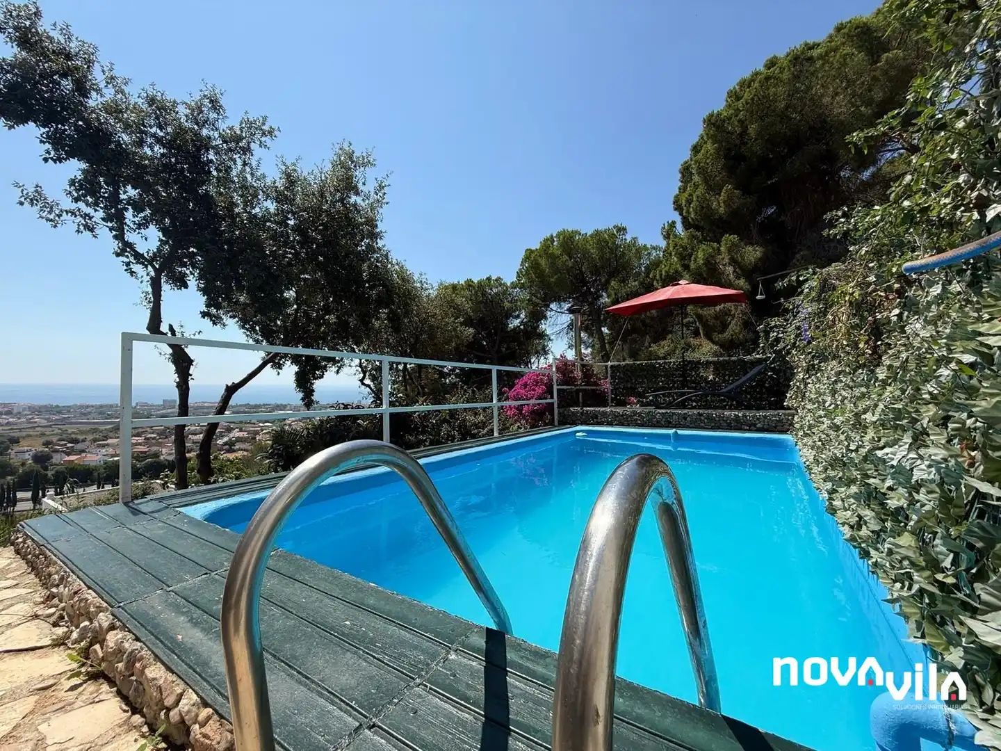 Swimming pool of Houses for sale in Pineda de Mar  with Parquet flooring