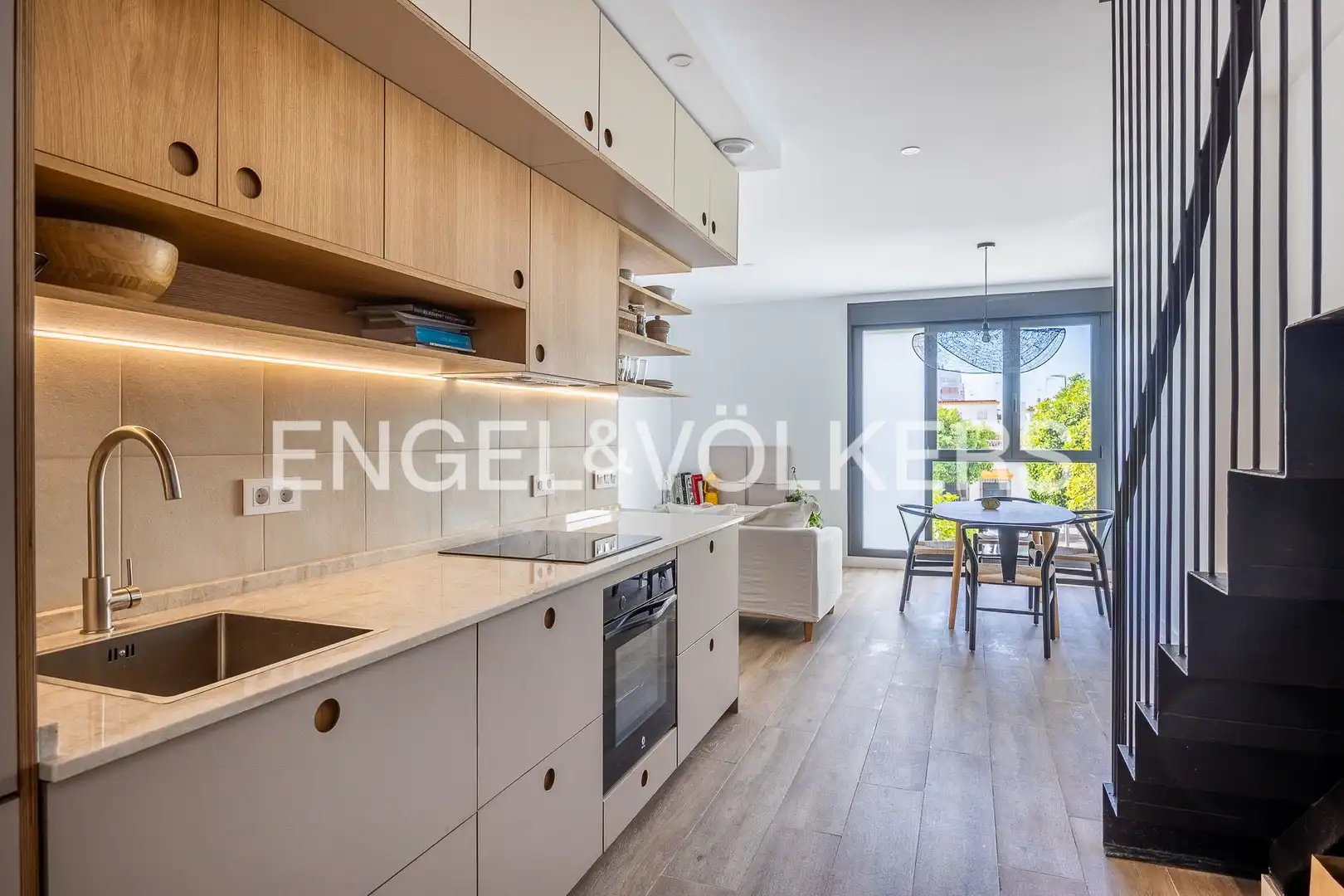 Kitchen of Duplexes for sale in Sevilla  with Air Conditioner, Heating and Terrace