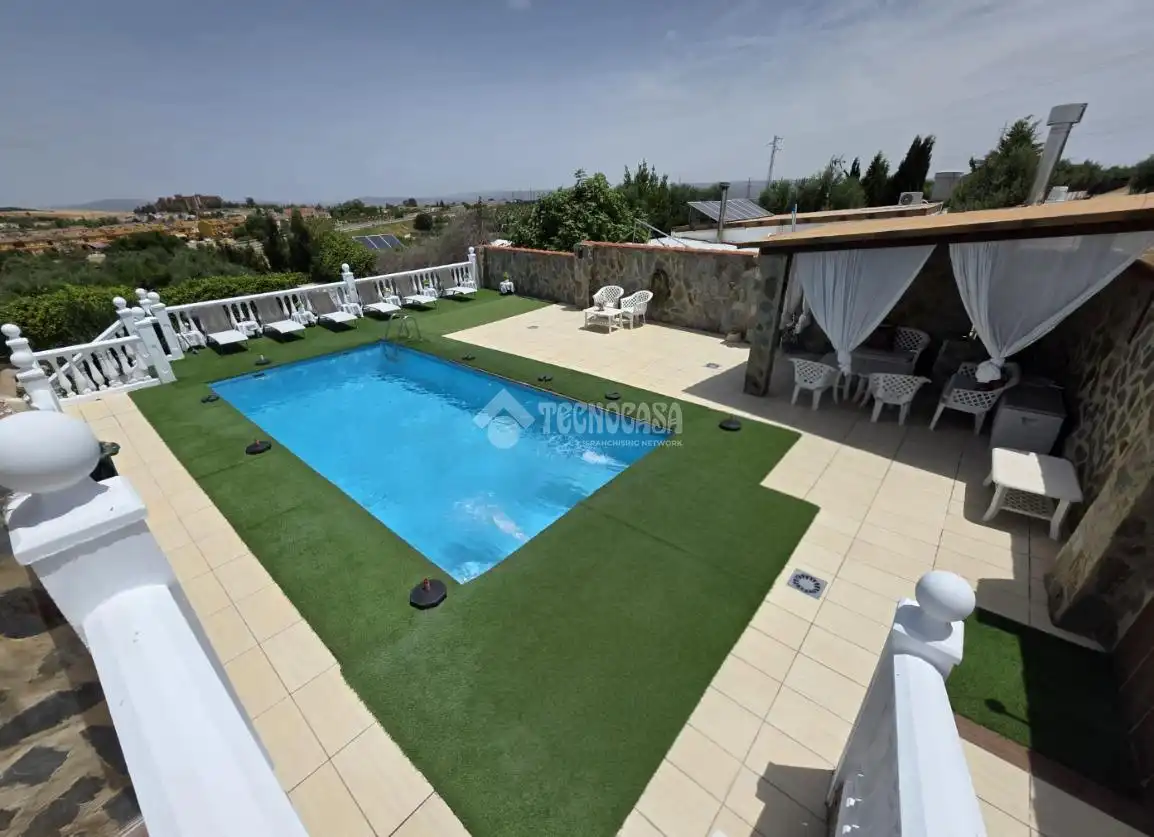 Piscina de Finca rústica en venda en Linares amb Aire condicionat, Traster i Piscina