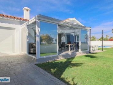 Detached house with pool for sale in Calle Sotavento