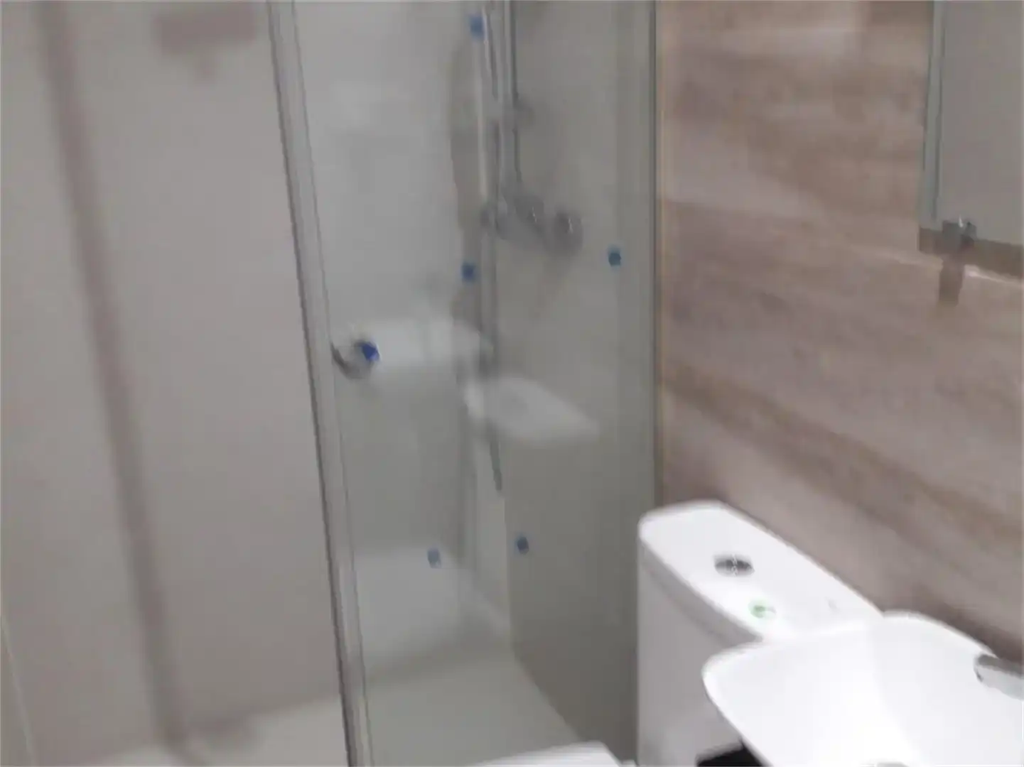 Bany de Àtic de lloguer en  Granada Capital amb Aire condicionat i Balcó