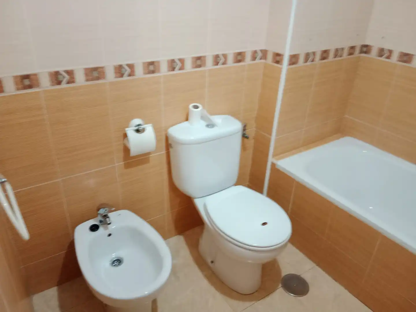 Baño de Piso de alquiler en Villaseca de la Sagra con Calefacción, Terraza y Amueblado