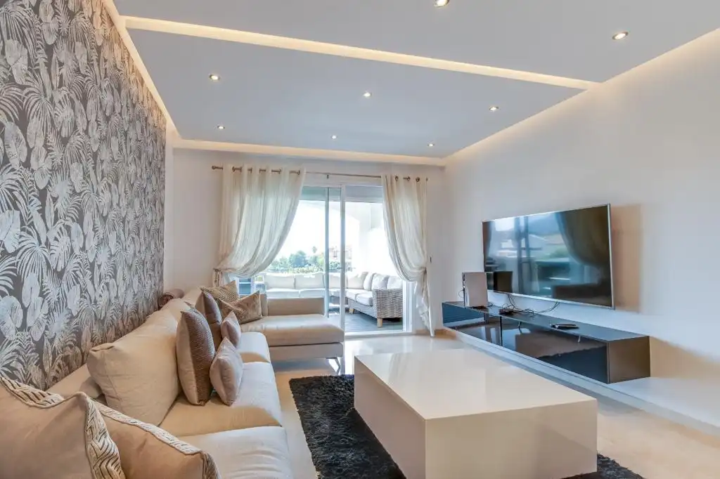 Sala de estar de Planta baja de alquiler en Benahavís con Aire acondicionado, Terraza y Amueblado