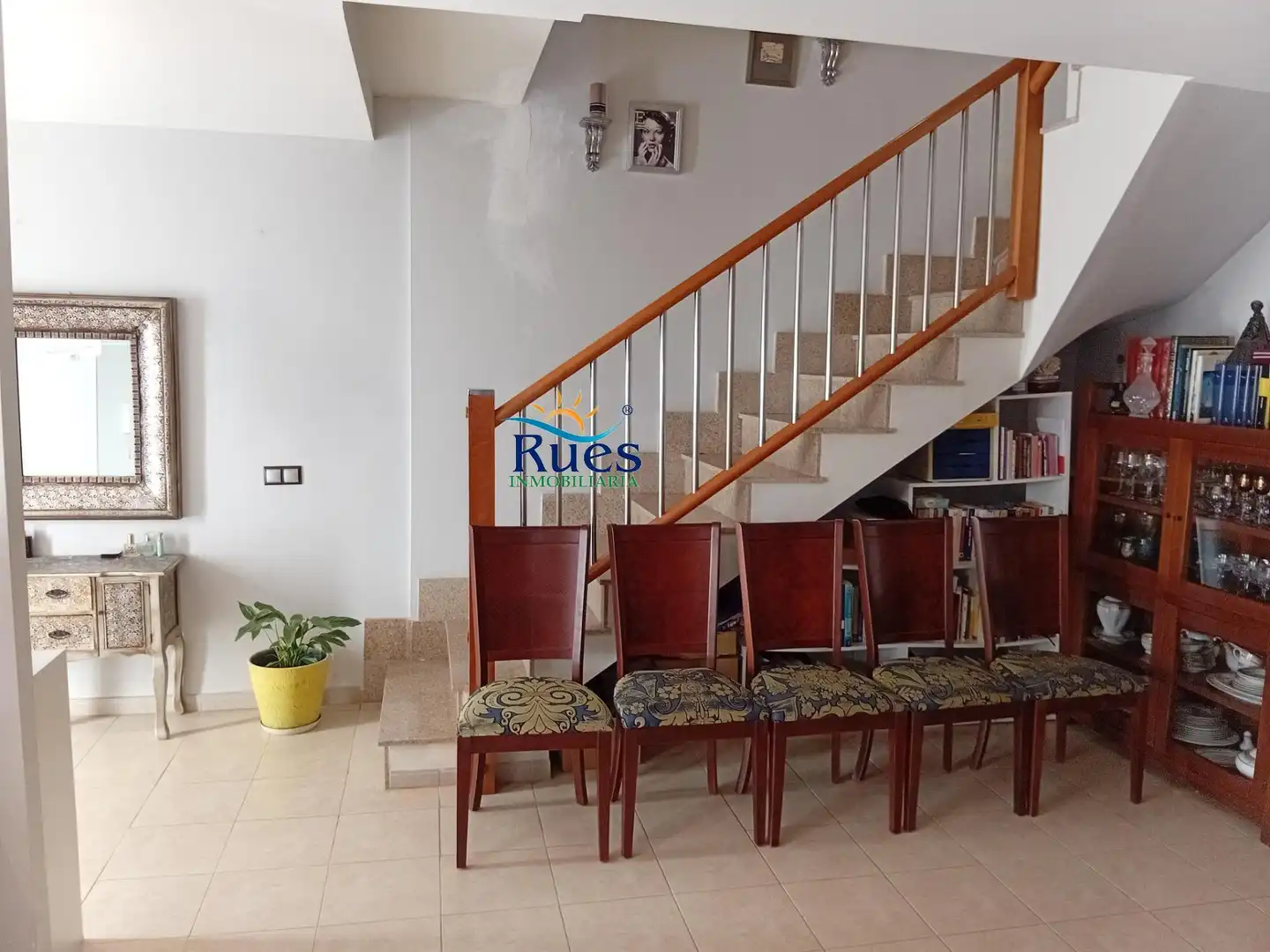 Einfamilien-Reihenhaus zum Verkauf in Torreblanca mit Terrasse, Balkon und Gemeinschaftspool