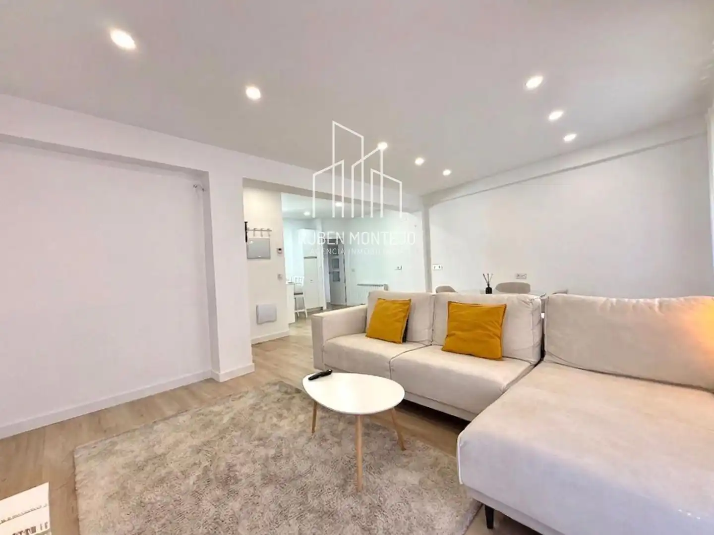 Living room of Flat for rent in Salamanca  with Heating, Terrace and Furnished