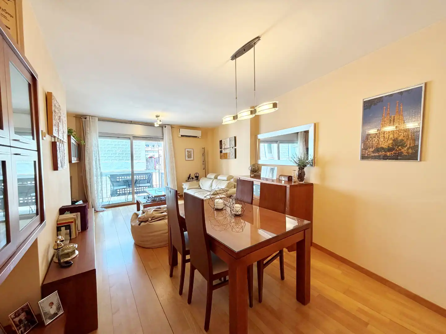 Exterior view of Flat for sale in Barcelona  with Air Conditioner, Heating and Furnished