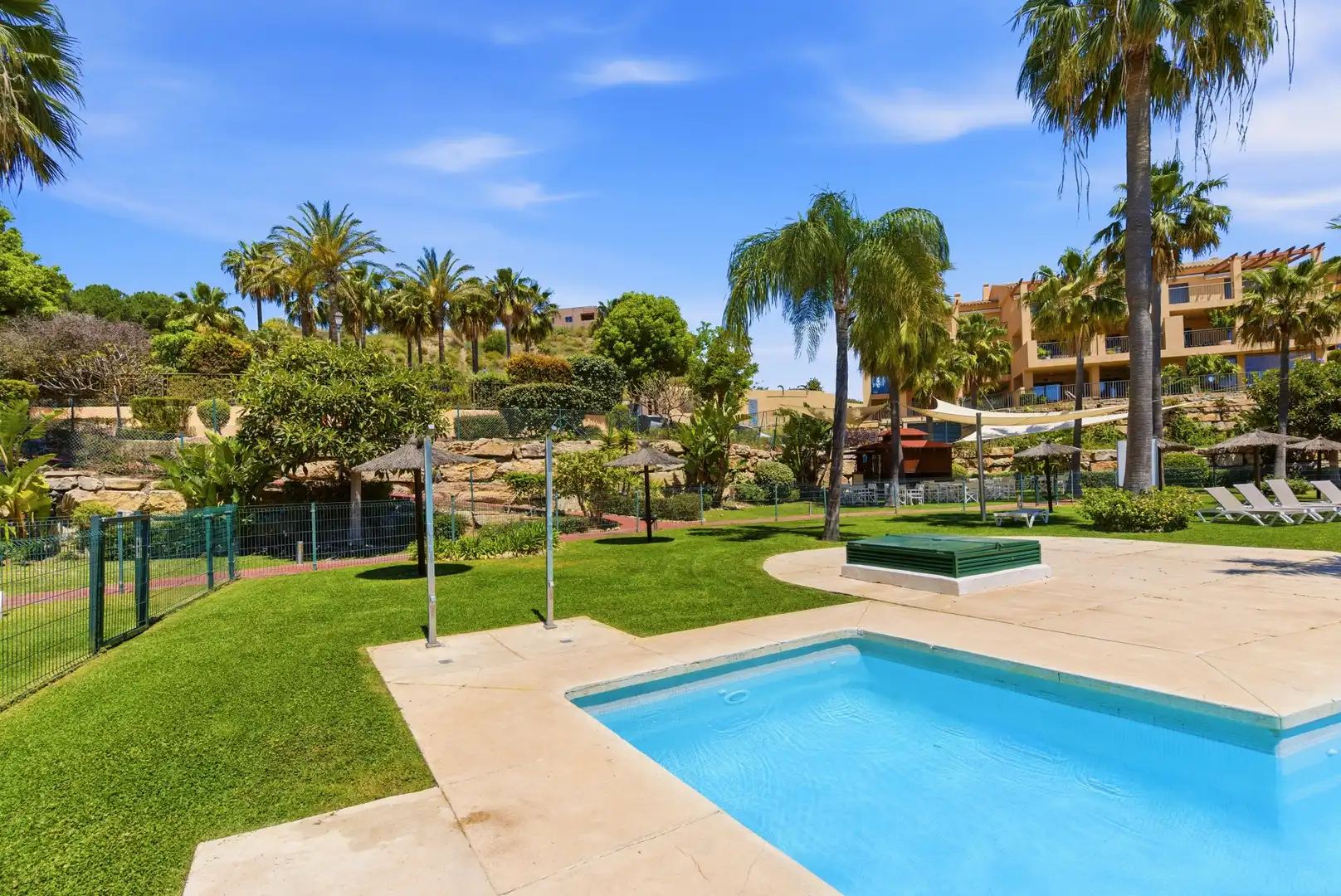 Penthouse with pool for sale in El Paraíso, imagen 21