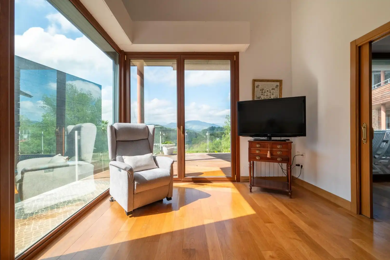 Sala de estar de Casa adosada en venta en Donostia - San Sebastián  con Calefacción, Jardín privado y Terraza