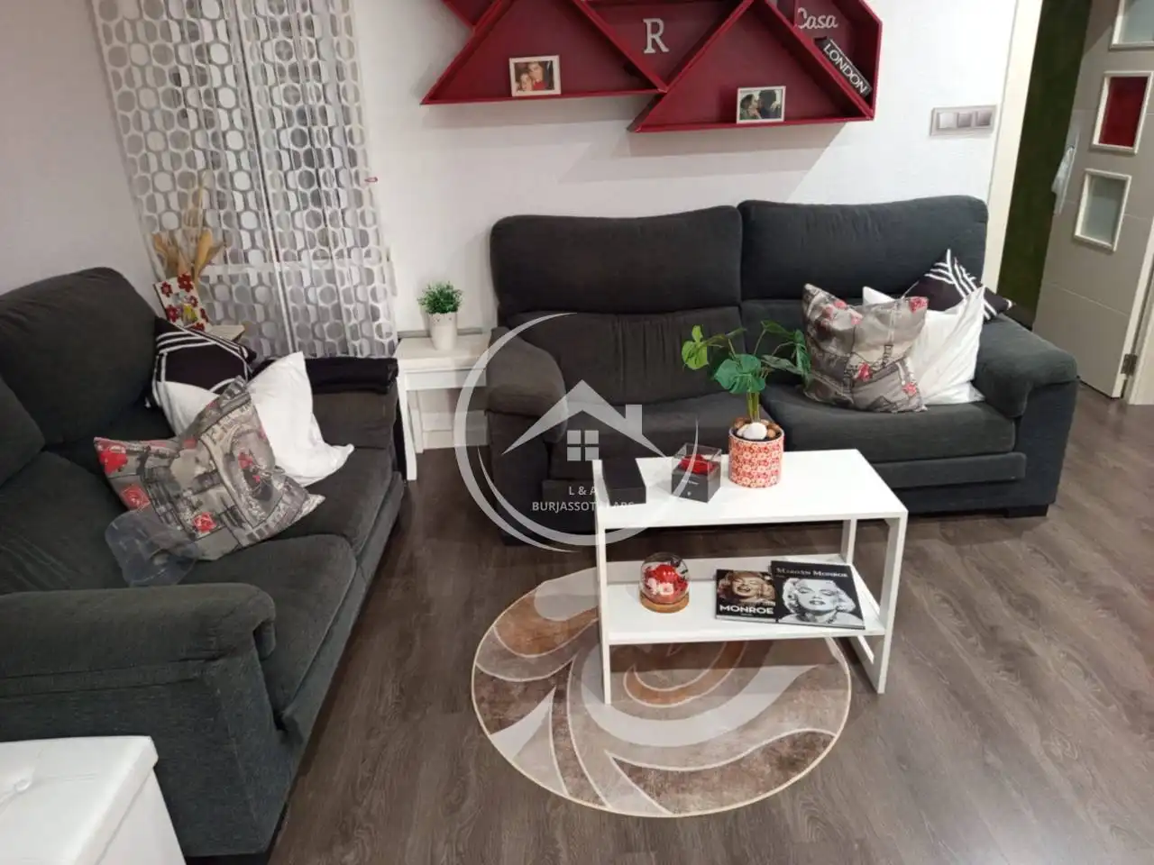 Sala d'estar de Pis en venda en Valencia amb Aire condicionat i Balcó