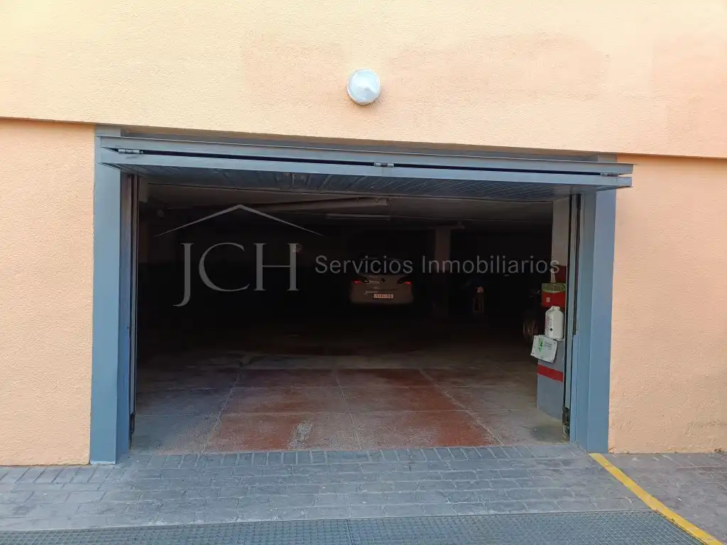 Aparcament de Pis en venda en Fuengirola amb Jardí privat, Terrassa i Piscina